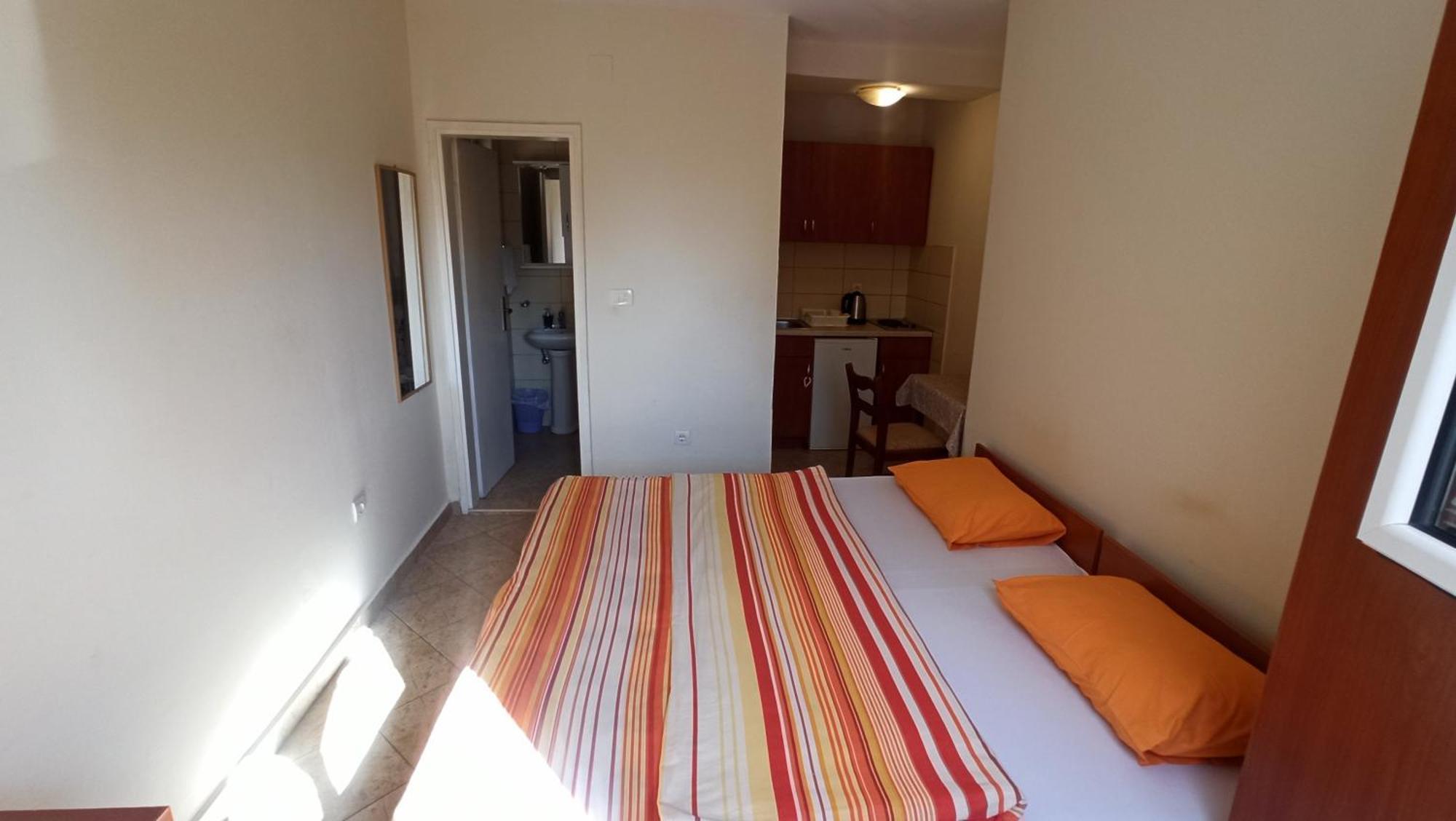 Rade Z Apartment *
